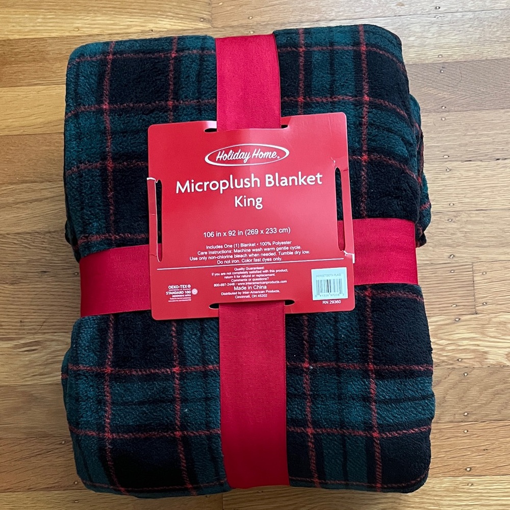 Holiday Home microplush blanket. Plaid. King size (106 in X 92 in). NWT. $25